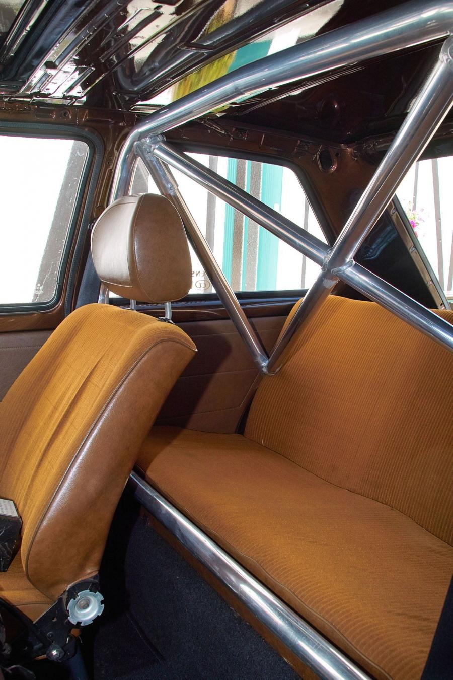  Volkswagen Golf Chocolate Brown 1983 года  (фото 12 из 21)